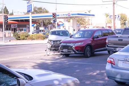 Two SUVs Crash on George Washington Blvd